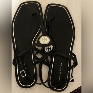 New with out tags Tommy Hillfiger black sandals worn once